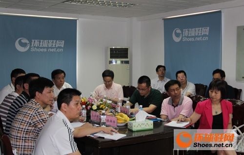 泉州市人民政府副市長林伯前及市直有關(guān)單位領(lǐng)導(dǎo)一行進行電子商務(wù)調(diào)研活動 泉州市人民政府副市長林伯前及市直有關(guān)單位領(lǐng)導(dǎo)一行進行電子商務(wù)調(diào)研活動